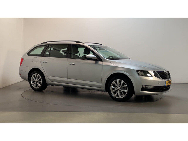 Škoda Octavia Combi 1.0 TSI Greentech Business Edition Navigatie Parkeersensoren DAB+ App-Connect