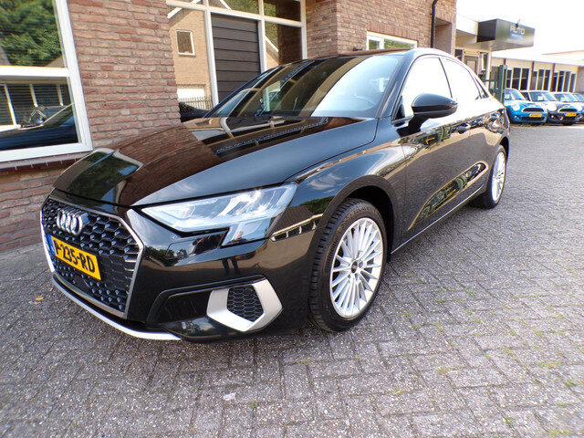 Audi A3 Limousine 30 TFSI S edition