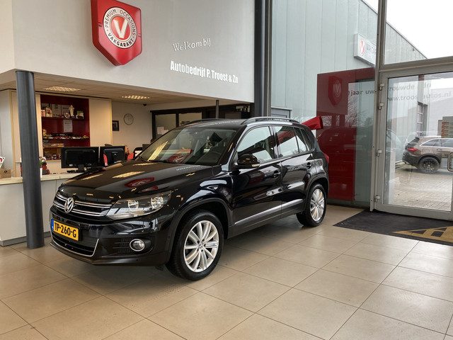 Volkswagen Tiguan 2.0 TSI Sport&Style 4Motion,Automaat,Navigatie,Achteruitrijcamera,Spraakbediening,