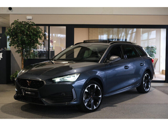 Cupra Leon Sportstourer 1.4 e-Hybrid 204PK Pano Virtual Navi Cam Led Acc