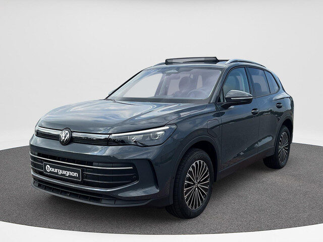 Volkswagen Tiguan 1.5 eHybrid Life Edition | Pano Dak | Trekhaak |