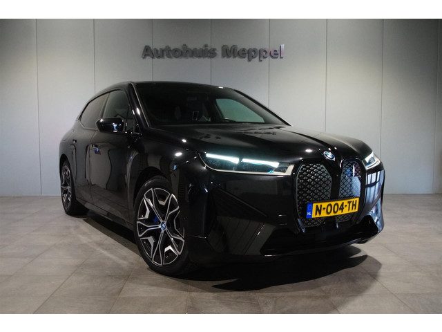 BMW iX XDrive40 SportPakket | Laserlicht | Trekhaak | H/K Sound | Soft Close |