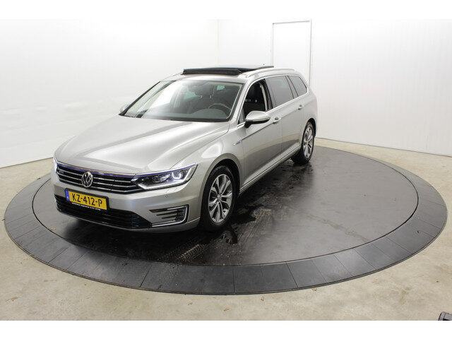 Volkswagen Passat GTE Virtual Pano Leer Camera Trekh