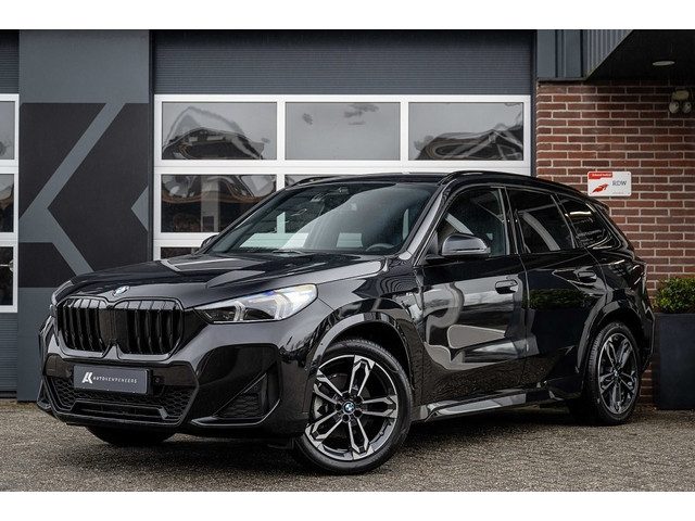 BMW X1 sDrive18i | M-Sport | Shadow | Harman/Kardon | Keyless | Sportstoelen | Camera | Adap. led |