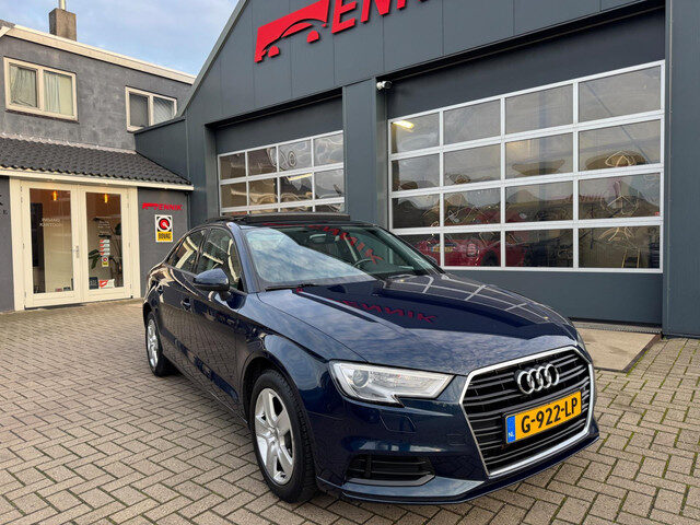 Audi A3 Limousine 30 TFSI Pro Line / Pano / Leder / Cruise / Navi / NL Auto met NAP.