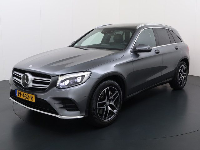 Mercedes-Benz GLC 250 4Matic AMG // Trekhaak // Panoramadak // Burmester // Distronic // Camera // R