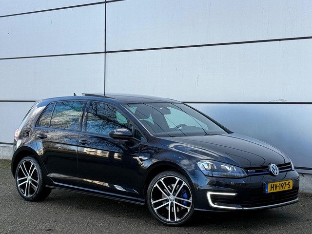 Volkswagen Golf 1.4 TSI GTE DSG |Pano |Camera |Keyless |Led |Stoelverw |Sfeer |Full Options