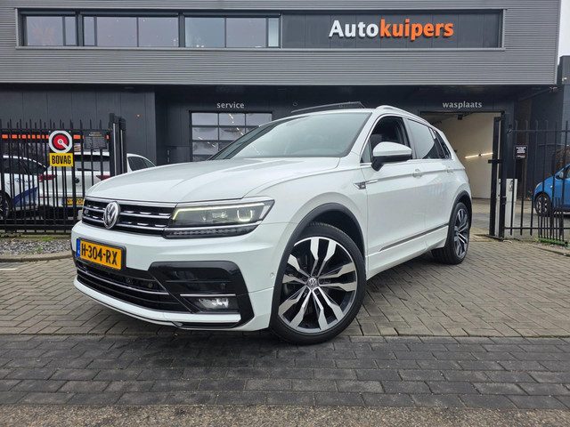Volkswagen Tiguan 1.5 TSI ACT Highline Business R | Met o.a. panoramadak, elektr. uitkl. trekhaak, c