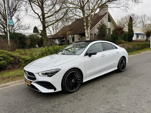 Mercedes-Benz CLA 180 AMG 136PK AUT•Pano•Burmester•Headup