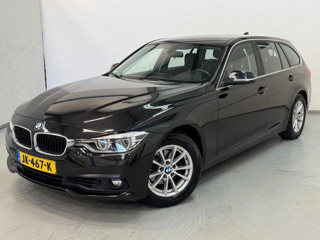 BMW 3 Serie touring 320i Executive / NL-auto / Navi / Bluetooth