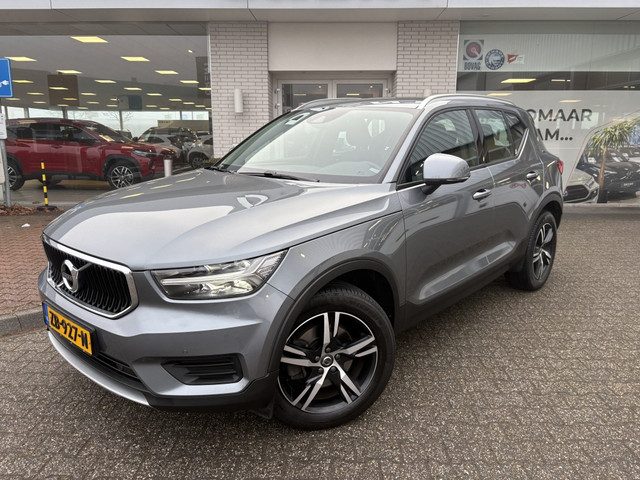 Volvo XC40 2.0 T4 Momentum | Elektr. trekhaak | Sensoren V/A | Stoelverw. |