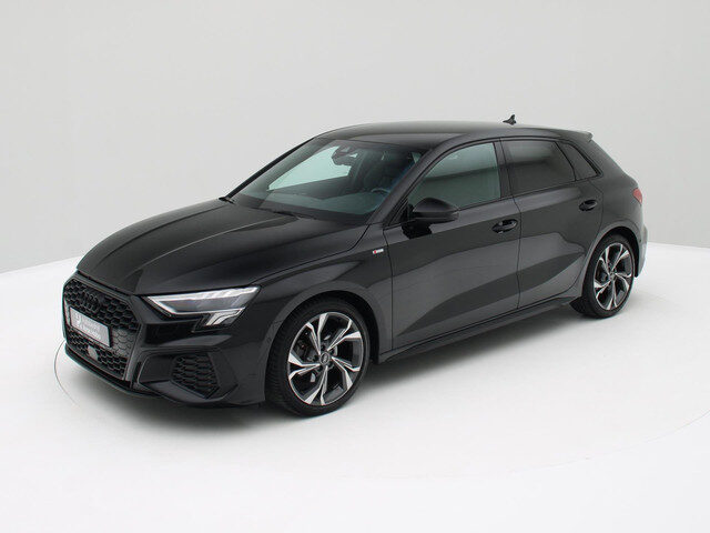 Audi A3 SPORTBACK 35 TFSI S-Line Camera, ACC, Stoelverwarming