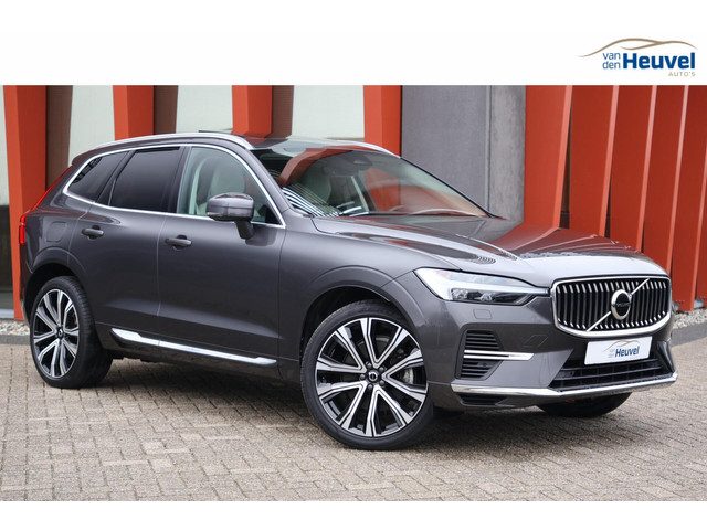 Volvo XC60 T6 Recharge AWD Ultimate Bright | Stoelverwarming | Trekhaak | Leder | HUD | Parkeercamer