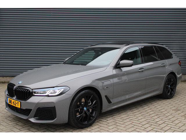 BMW 5 Serie touring 530e xDrive M-Sport Active Steering Laser Pano Vol-Leder Head-up