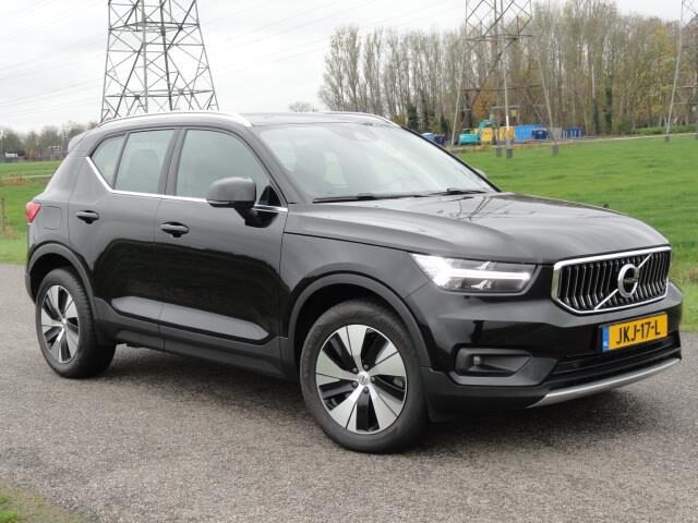 Volvo XC40 1.5 T4 Recharge Inscription Full LED I CAMERAI i ELEKTR KLEP