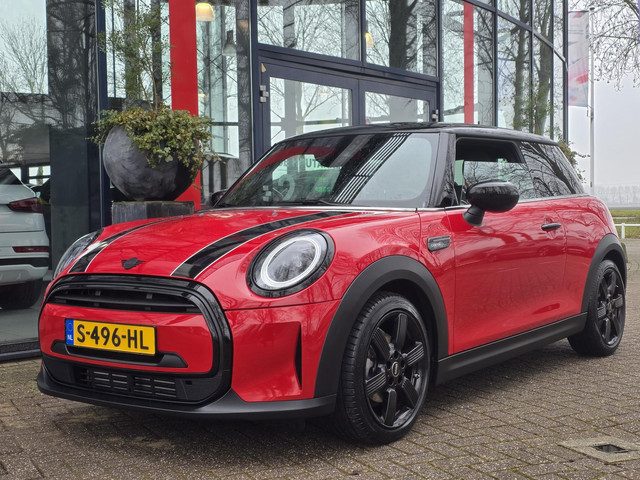 MINI Cooper Mini 1.5 Camden Edition | ECC | PDC | Navigatie | LM Velgen |