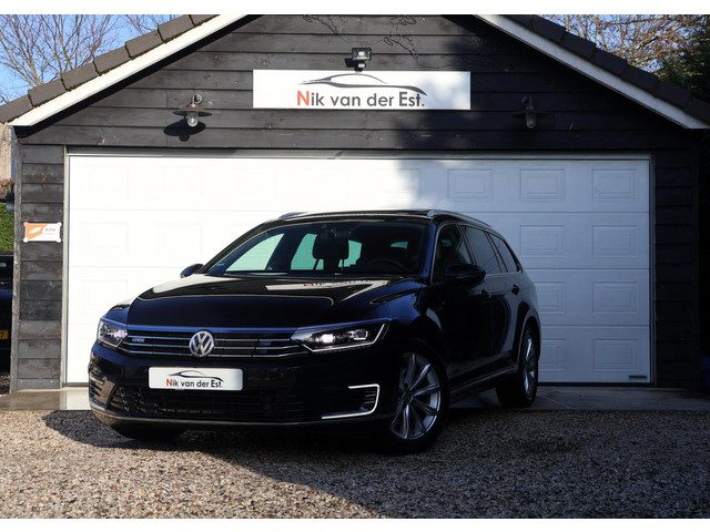 Volkswagen Passat Variant 1.4 TSI GTE Highline-Pano-Stoelverw-Adaptive-Carplay-Trekhaak