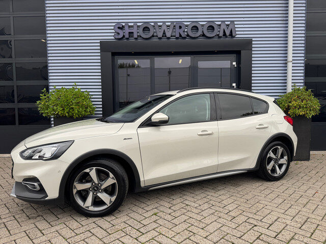 Ford Focus 1.0 EcoBoost Titanium Business Automaat|Camera|Applecarplay|Stuur en Stoelverwarming