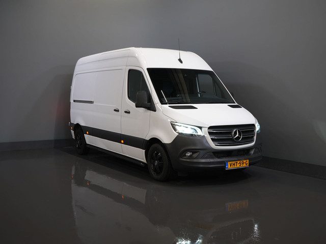 Mercedes-Benz Sprinter 2.2 CDI Aut. L2H2 LED/ 10,25"MBUX/ Carplay/ Laadklep/ Camera/ Trekhaak/ LMV/