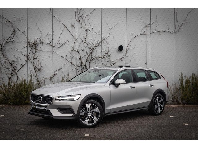 Volvo V60 Cross Country 2.0 B5 AWD Plus