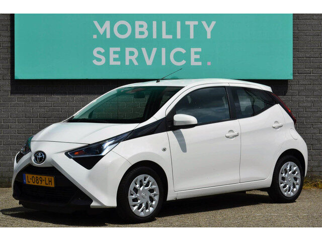 Toyota Aygo 1.0 VVT-i x-play AC Carplay Camera Cruise NAP