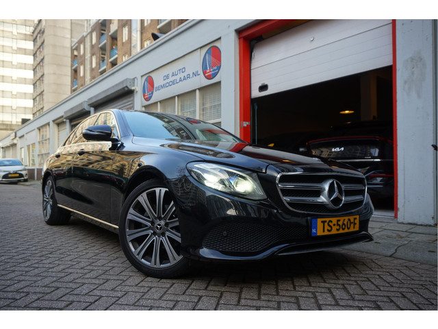 Mercedes-Benz E-Klasse 200 Business Solution | Sfeer | 19inch | Camera | LED pakket | Leer |