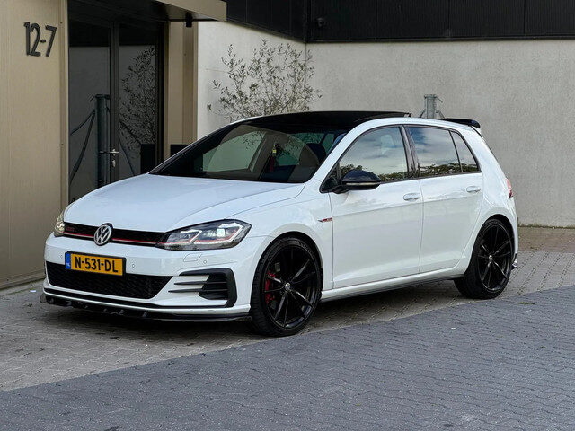 Volkswagen Golf 2.0 TSI GTI Performance|Pano|19"