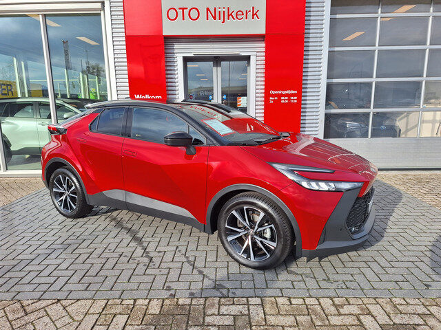 Toyota C-HR 1.8 Hybrid 140 Dynamic Bi-Tone met winterpack