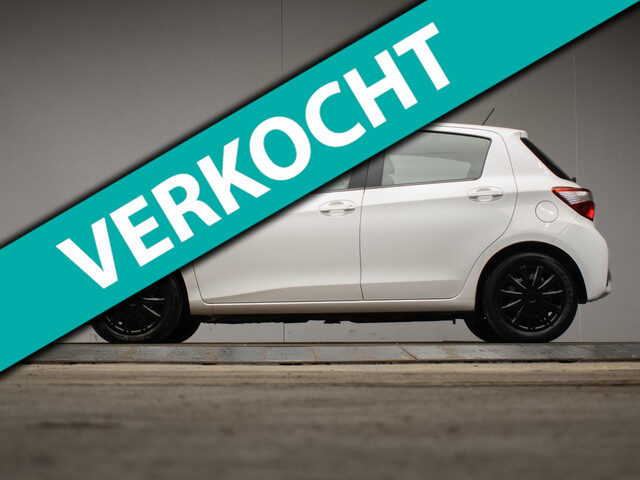 Toyota Yaris 1.5 Hybrid Active Sport (NAVI,LED,CRUISE,CAMERA,SPORTSTOELEN,BLUETOOTH,CLIMATE,GETINT,P