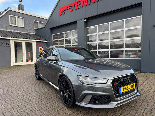 Audi RS6 Avant 4.0 TFSI RS 6 quattro performance Pro Line Plus / Ceramic / Pano / Special Carbon / M