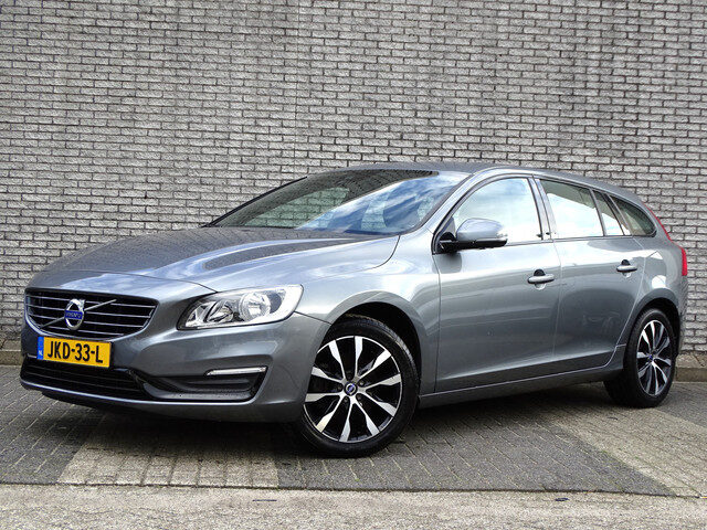 Volvo V60 2.0 T3 Momentum