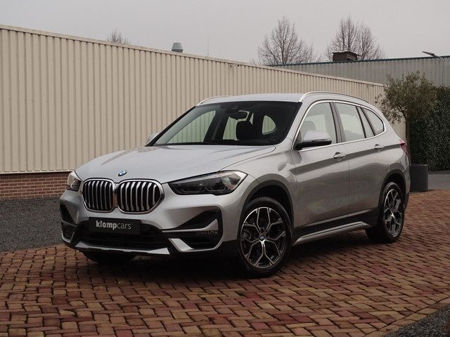 BMW X1 xDrive20i | 4x4 | Carplay | HUD | Trekhk | Camera | 1e Eig. | Ad.Cruise | Dealeronderhouden!