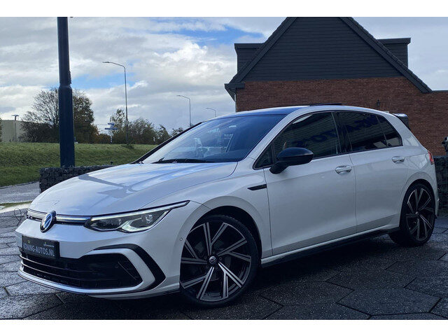 Volkswagen Golf 1.5 eTSI R-Line/ Virtual CP/ Pano/ IQ-light/ Sfeer/Cam/19"/Keyless