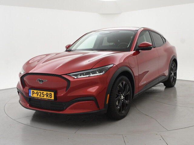 Ford Mustang Mach-E 75kWh LUCID RED