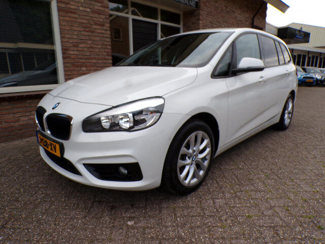 BMW 2 Serie Gran Tourer 220i Automaat / Clima / Navi / Stoelverwarming / Trekhaak Afneembaar