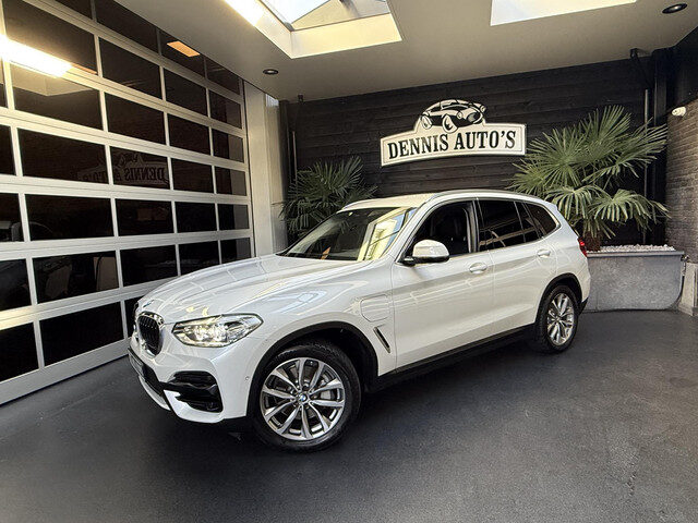 BMW X3 xDrive30e advantage