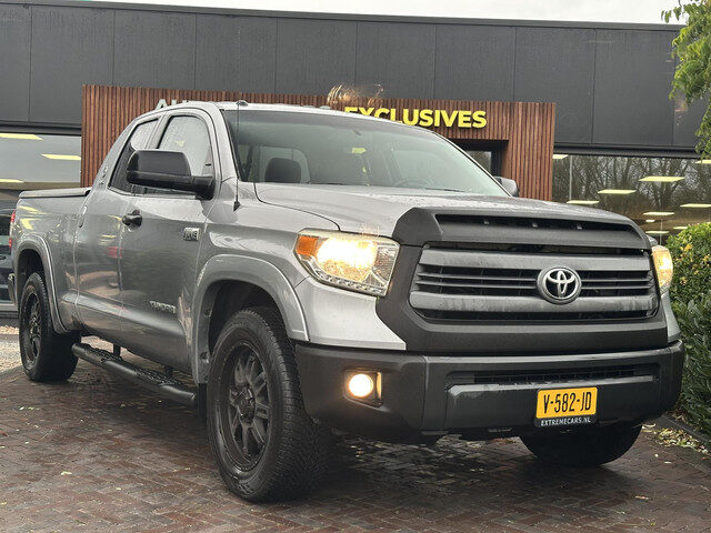Toyota Tundra 5.7 V8 Double Cab