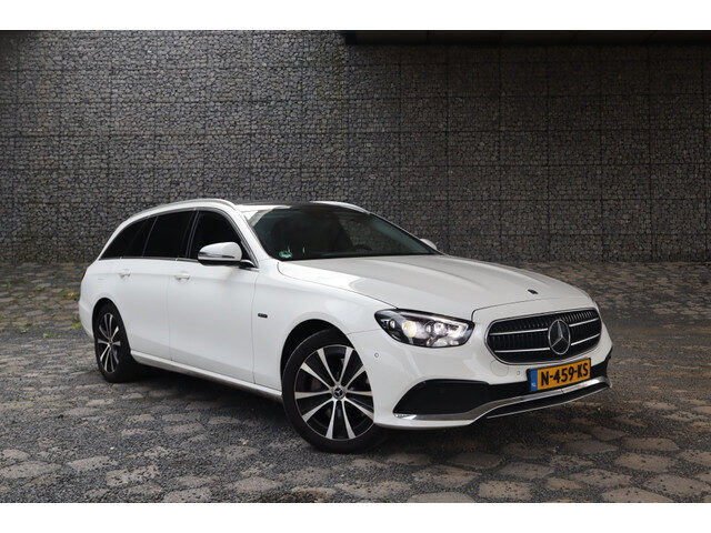Mercedes-Benz E-Klasse Estate 300 AMG | Plug in Hybride | Stoelverwarming | Trekhaak | Panoram