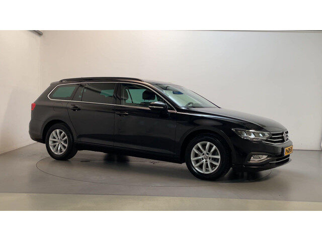 Volkswagen Passat Variant 1.5 TSI 150pk DSG Business Navigatie Climate Control Parkeersensoren