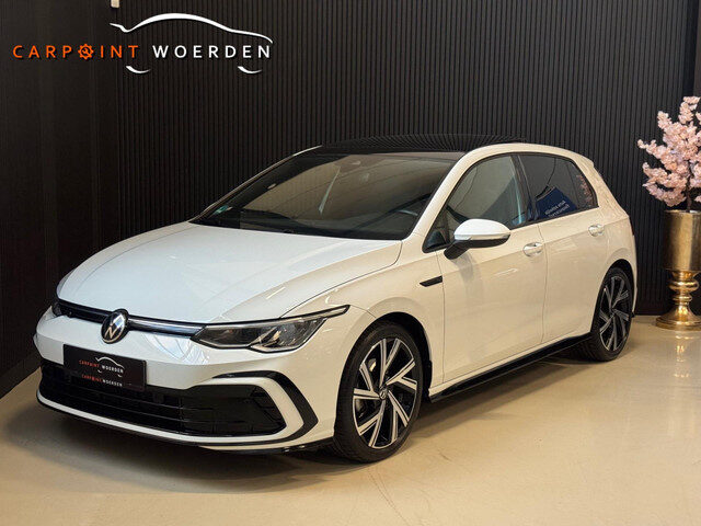 Volkswagen Golf 1.5 TSI R-Line | PANORAMA | CAMERA | LAGE KM!