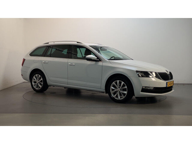Škoda Octavia Combi 1.0 TSI 116pk Greentech Business Edition Stoelverwarming Navigatie DAB+ Parkeers
