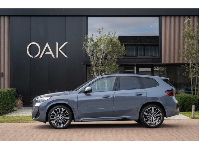 BMW X1 sDrive18i | M-Sport | Live Cockpit | Panorama | Alcantara/Leder | Memory | H&K | Camera | Hea