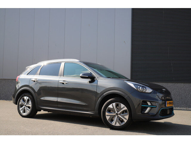 Kia e-Niro Premium 64 kWh/Adaptive/3-fase/Carplay/Camera/Full-led