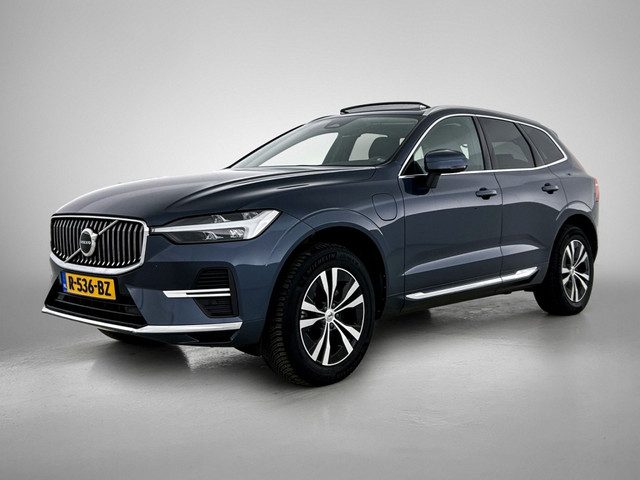 Volvo XC60 2.0 T6 AWD Core Bright | Panorama dak | Trekhaak | Stoel + Stuur