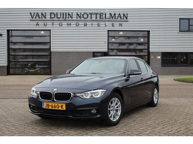 BMW 3 Serie 318i Essential
