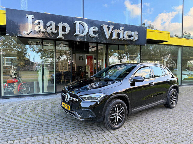 Mercedes-Benz GLA 200 Business Solution Luxury