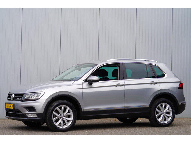 Volkswagen Tiguan 2.0 TSI 4Motion Highline / Virtual cockpit / Led / PDC / 2e Eig. / NL-Auto!