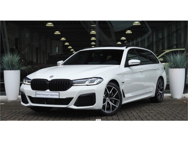 BMW 5 Serie touring 530e xDrive High Executive M Sport Automaat