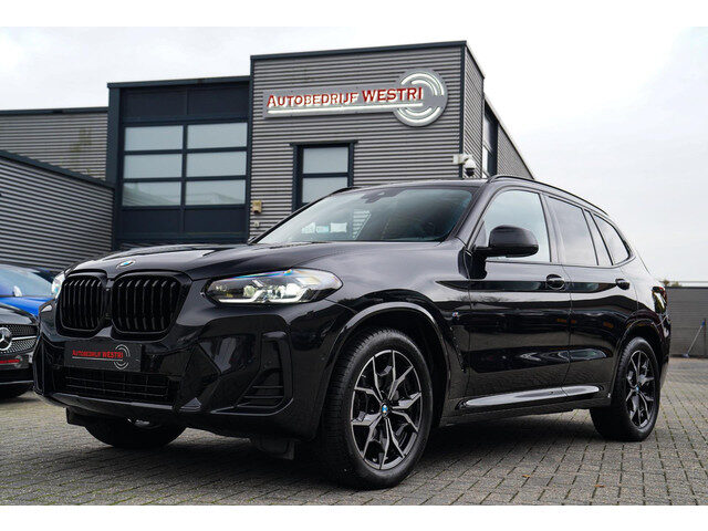 BMW X3 XDrive20i High Executive | Panorama | Shadowline | Camera | M-pakket | Luxe Leder - Memory |