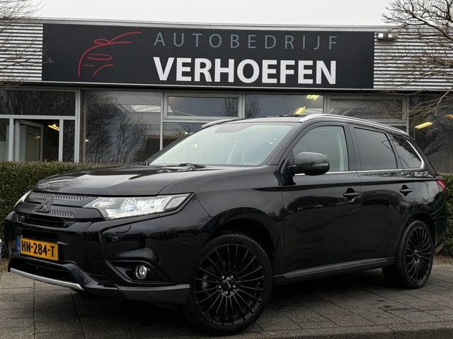 Mitsubishi Outlander 2.0 PHEV instyle+ - PANORAMADAK - PARKEER CAMERA - UNIEKE UITVOERING !!